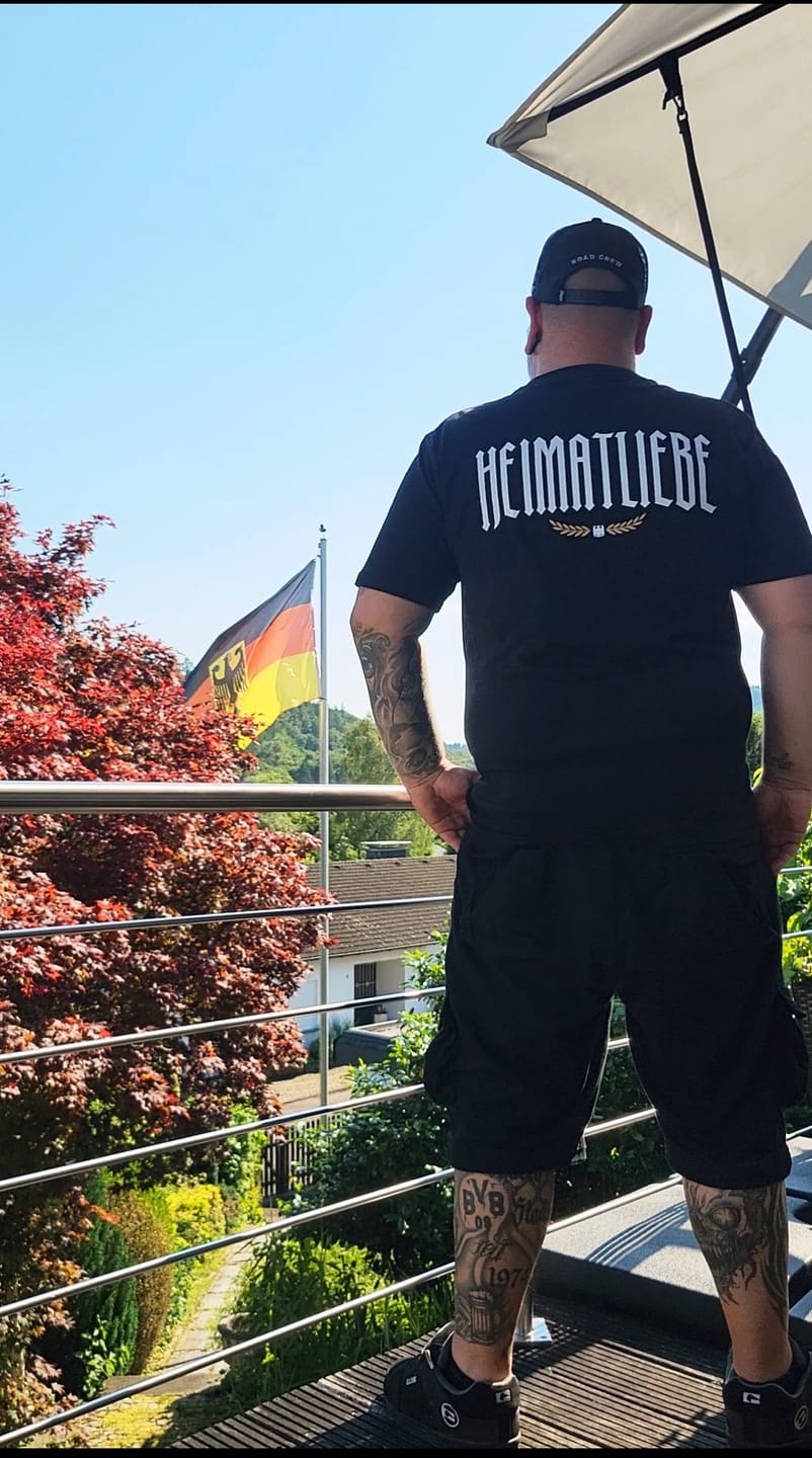 Customer photo review of Shirt - Heimatliebe - Black