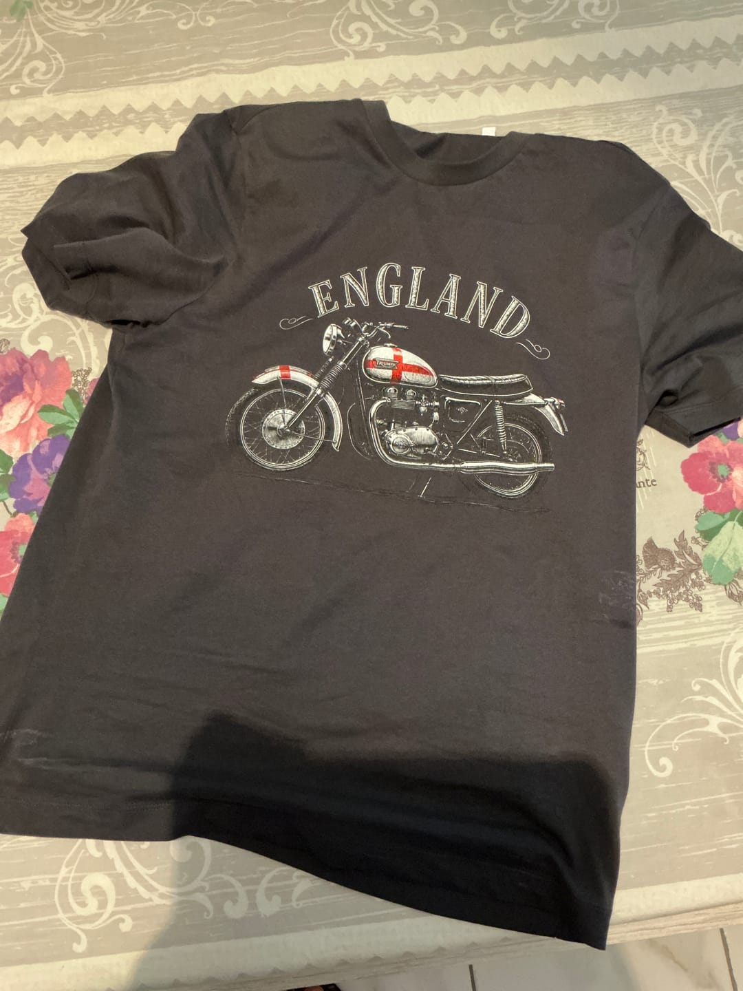 Customer photo review of VINTAGE-ENGLAND-MOTOCYCLE-053 T-Shirt