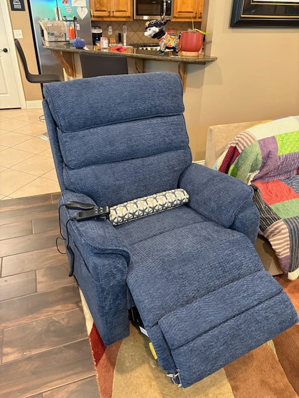 Customer photo review of 9188ET Big & Tall Power Lift Recliner – Dual Motor, 400LBS, Lay Flat, Heat & Massage