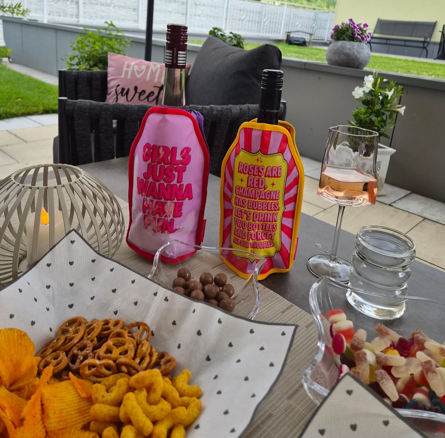 Customer photo review of GIFTCOMPANY, Wein/Getränkekühler, Kühlmanschette Girls just wanna have fun