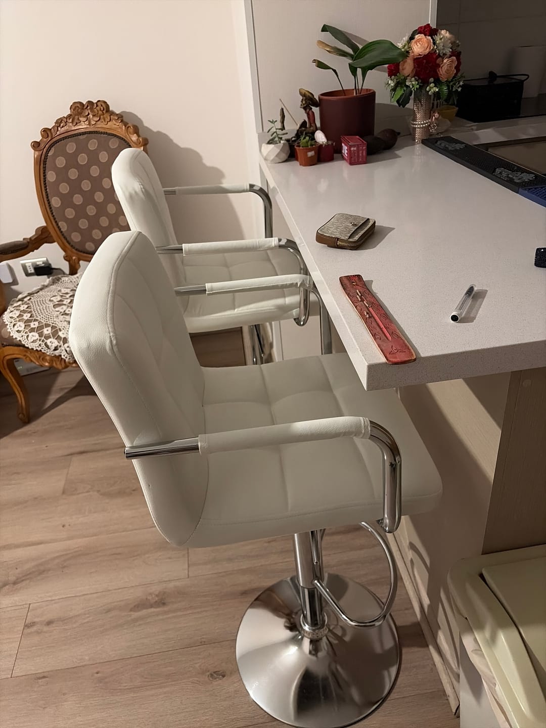 Customer photo review of Pack 2 Piso Bar con Respaldo Cuadrado y Posa Brazos