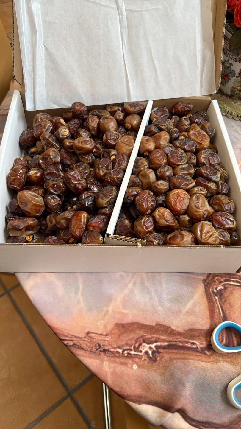 Customer photo review of Organic Premium Medjool Dates Box