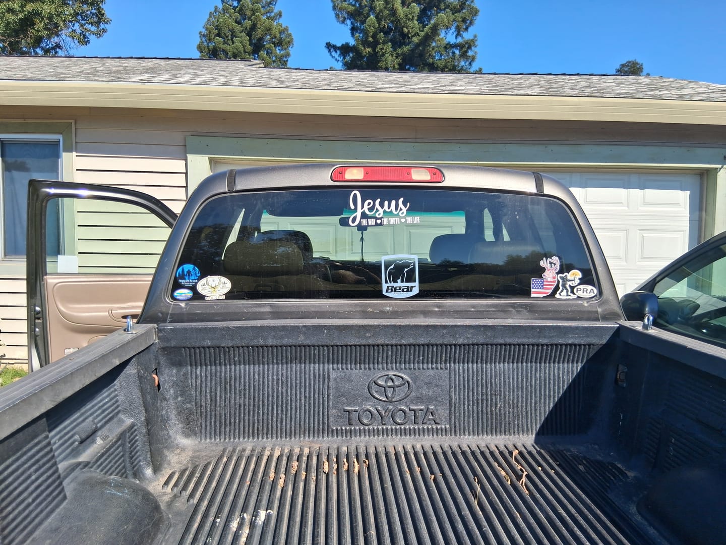 Customer photo review of 🖤 Creative Letter Pattern Car Sticker