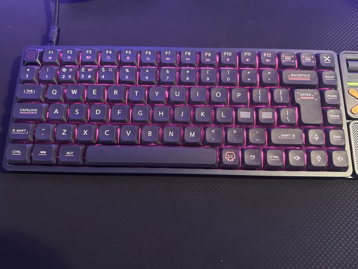 Customer photo review of IQUNIX Magi75/96 Aluminum Low Profile Mechanical Keyboard