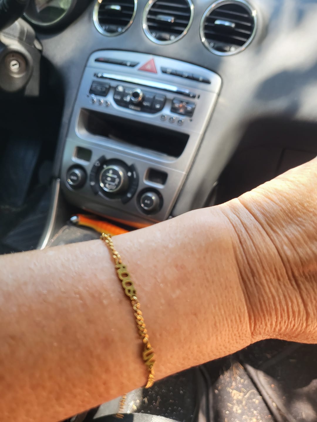 Customer photo review of Gepersonaliseerde armband met naam