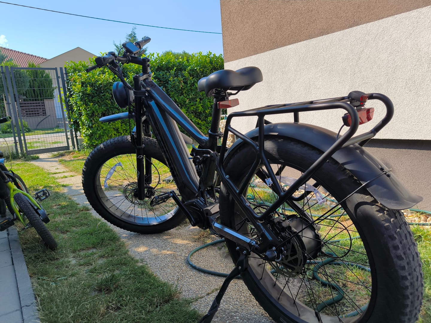 Customer photo review of Rear Rack + Rear Tail Light (for T7)