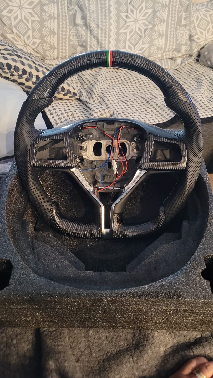 Customer photo review of 2013-2023 Ghibli, Quattroporte, Levante Custom Carbon Fiber Steering Wheel