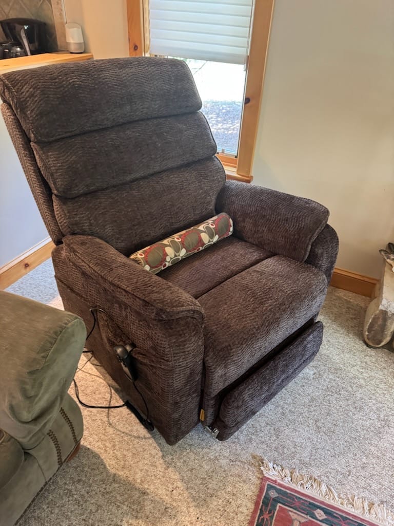 Customer photo review of 9188ET Big & Tall Power Lift Recliner – Dual Motor, 400LBS, Lay Flat, Heat & Massage