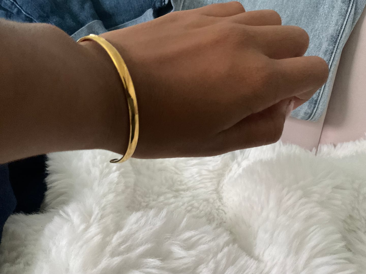 Customer photo review of Minimal Bangle Bracelet