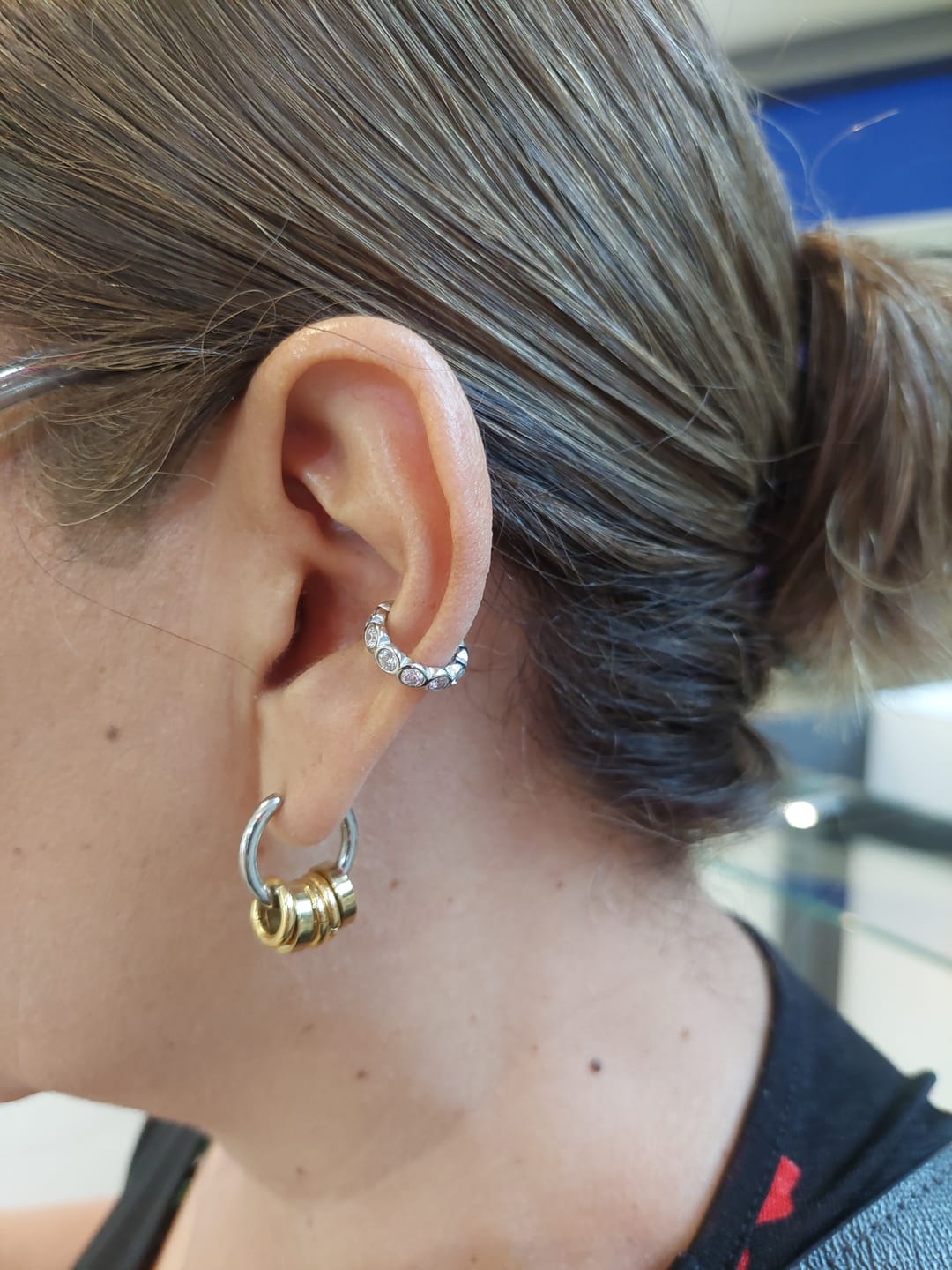 Customer photo review of Ear Cuff Zirconias Redondas