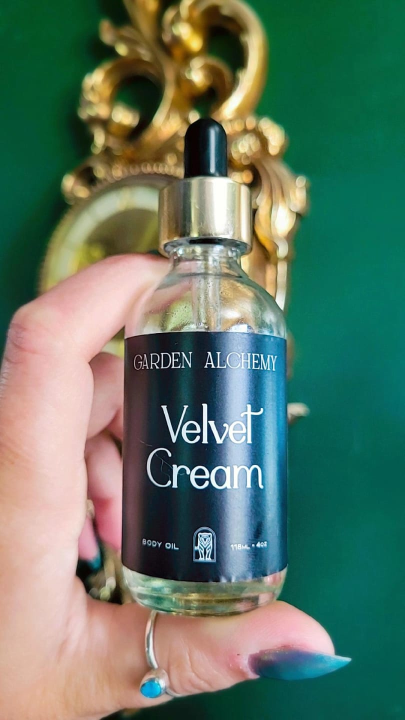 Customer photo review of VELVET CREAM PERFUME BODY OIL