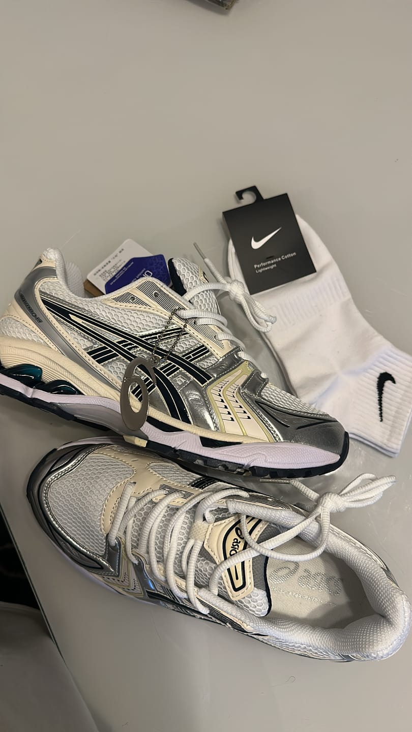 Customer photo review of GEL KAYANO 14