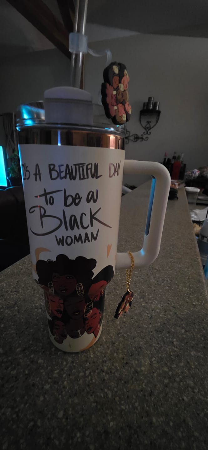 Customer photo review of Limited Edition "Crème Brûlée" Cream FlowSip™ Insulated Tumbler – Pinklomein x Cecilia's House