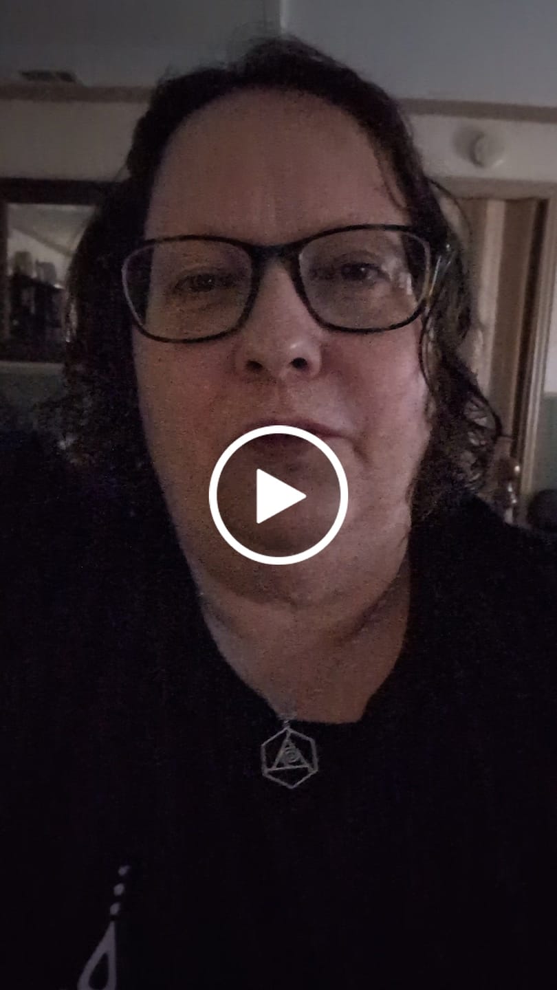 Customer video review of Unalome Breathe Tee