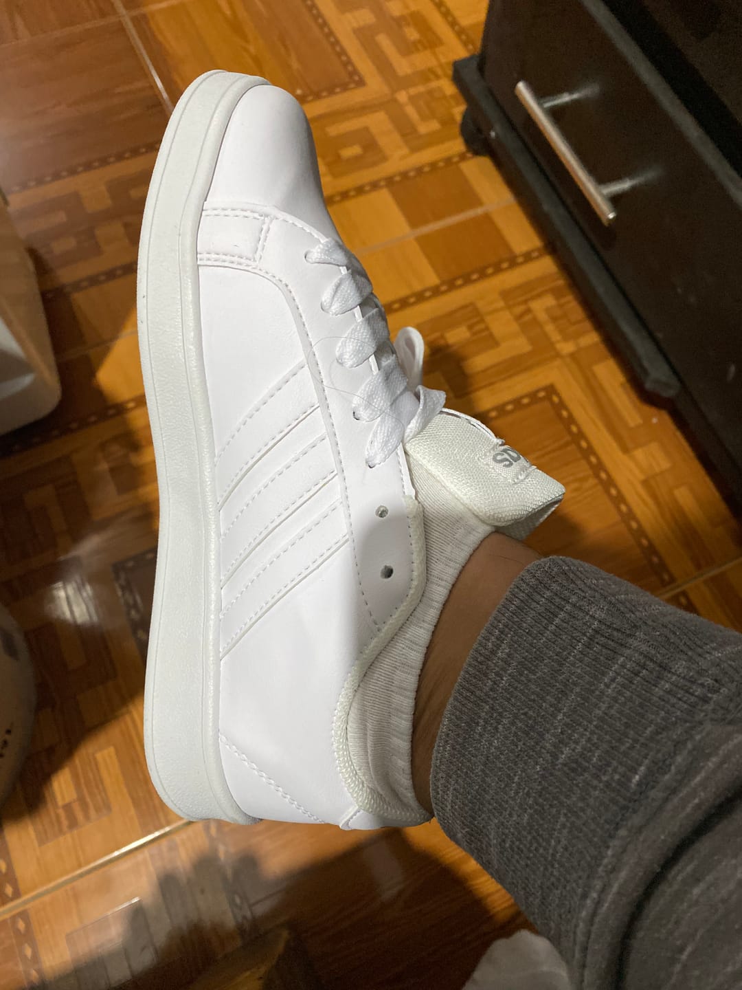 Customer photo review of Tenis Neo Grand Court Blanco Total