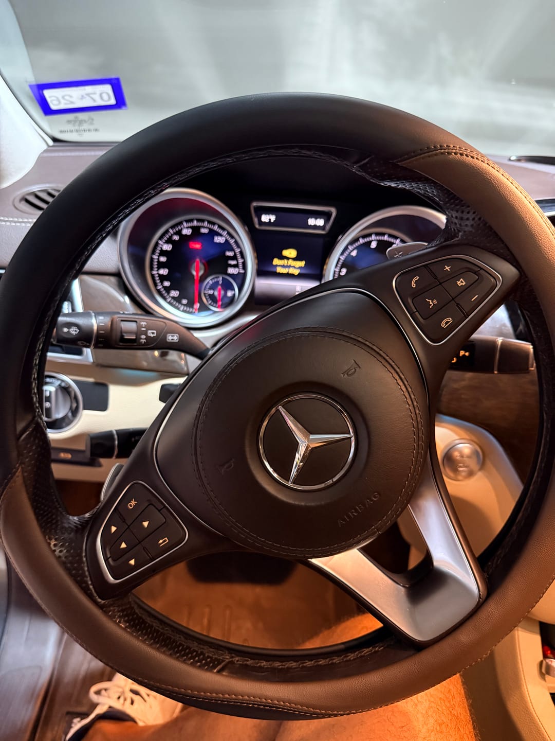 Customer photo review of Nappa Leather Car Steering Wheel Cover – Breathable, Anti-Slip, Universal Fit (Round/D-Type)