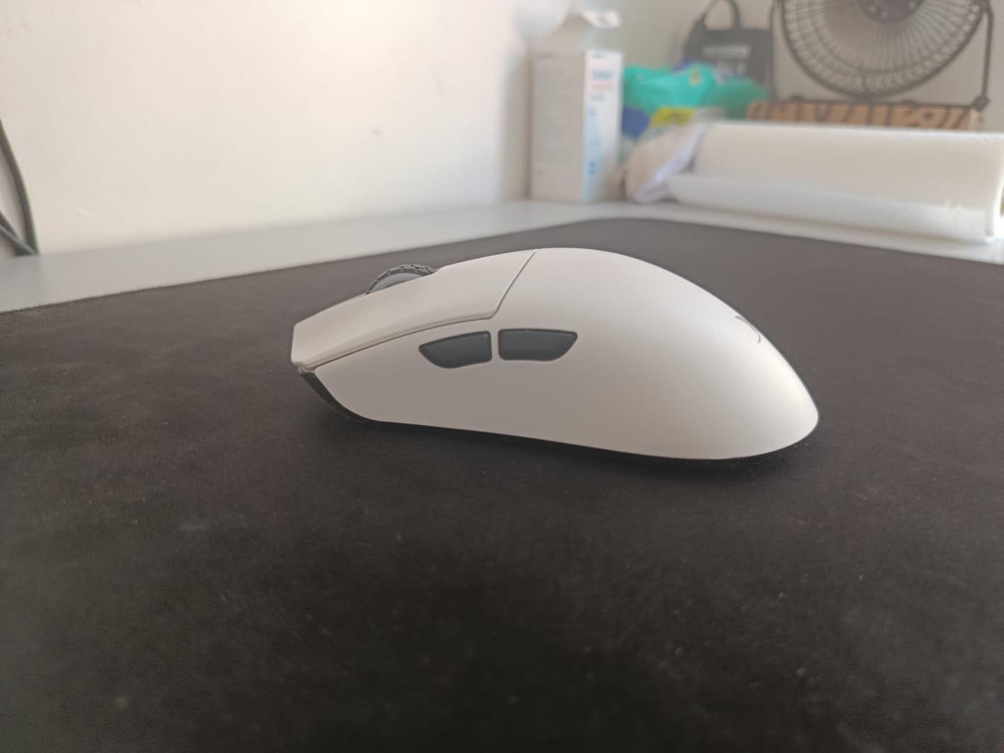 Customer photo review of Darmoshark M3 V2 Wireless Mouse