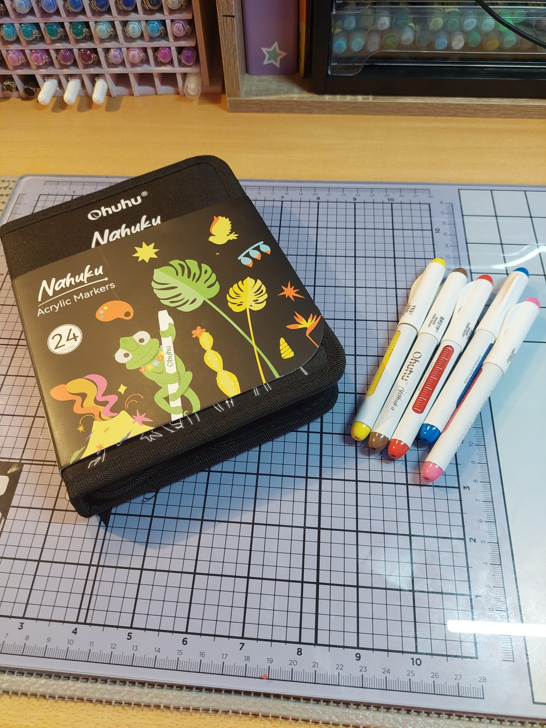 Customer photo review of Ohuhu Direct-ink Acrylic Markers 24 Colors - Nahuku
