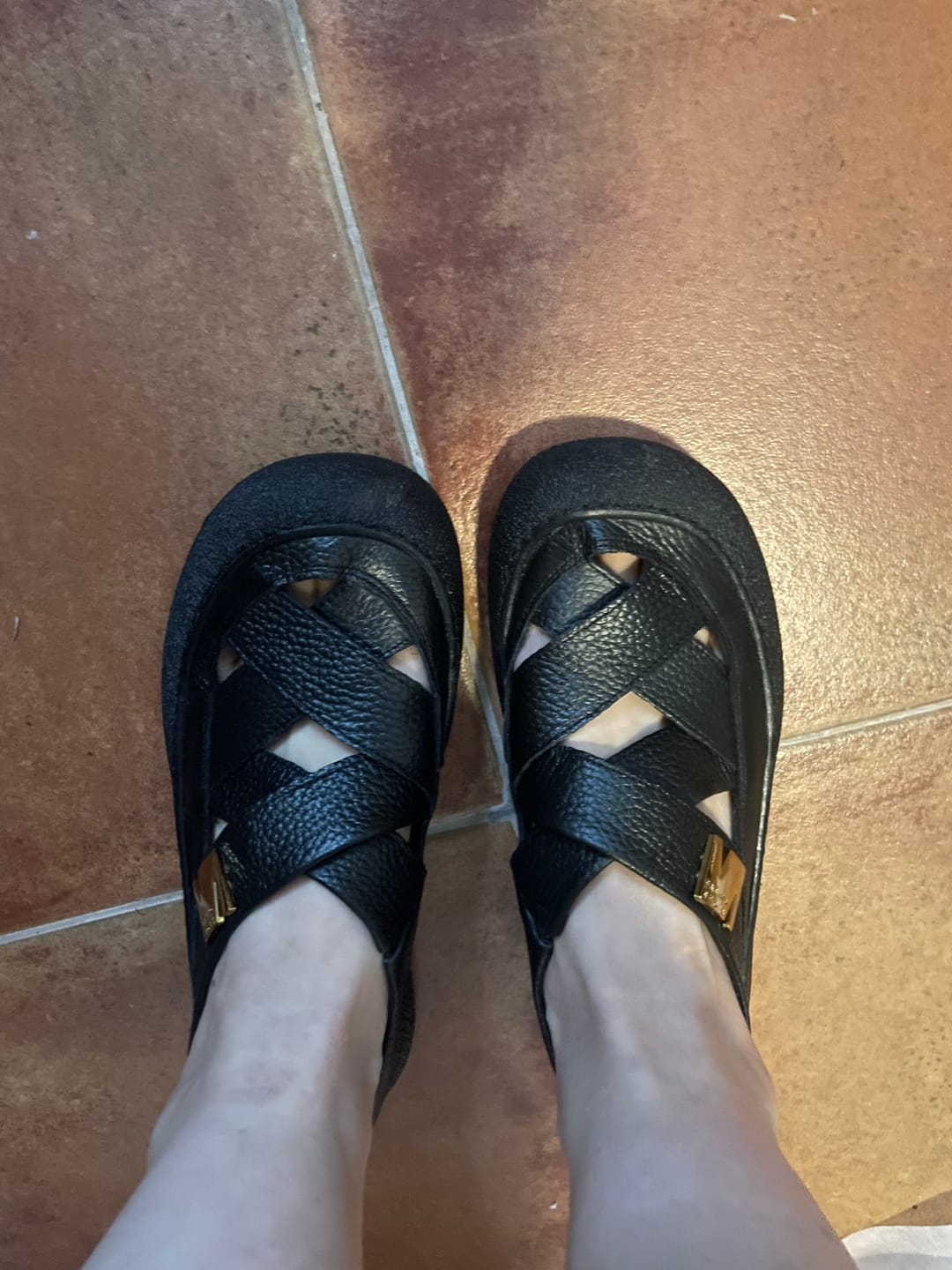 Customer photo review of Women Summer Leather Weave Flat Shoes