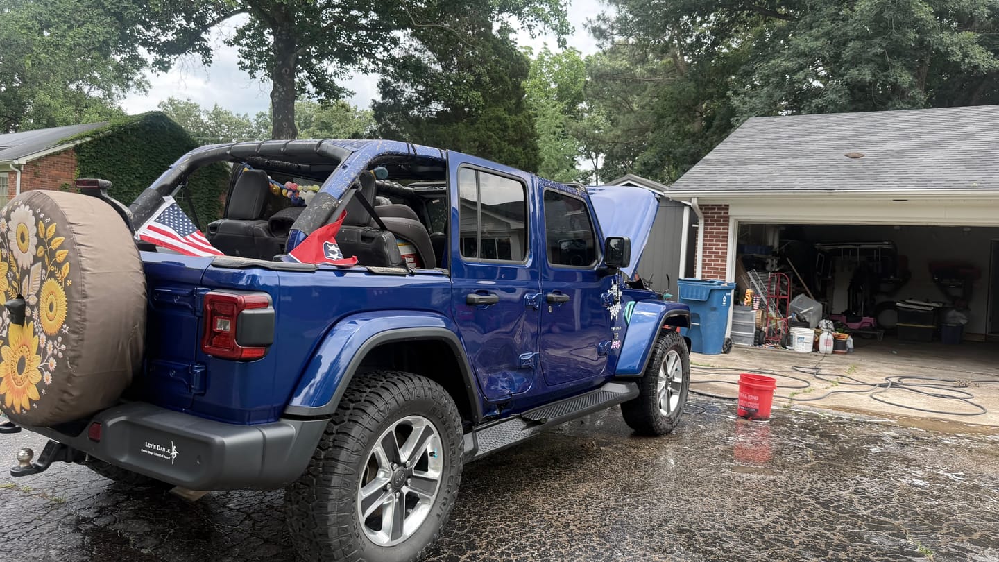 Customer photo of the Tennessee State Flag