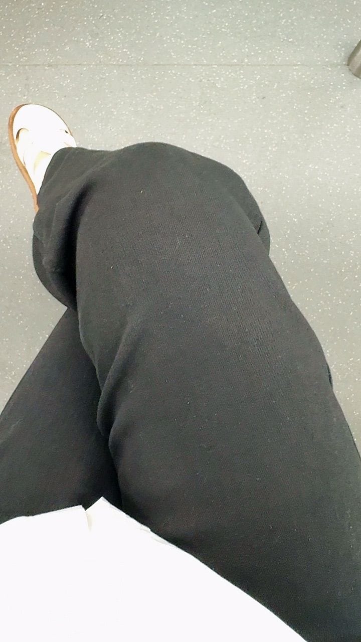 Customer photo review of BW High Waisted Ankle-Length Mom Denim Jeans