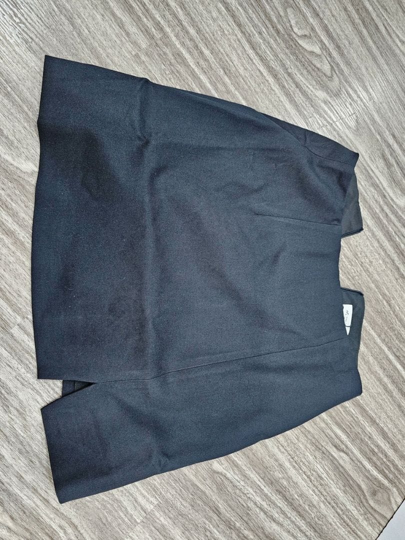 Customer photo review of Seamless Front Slit Skorts