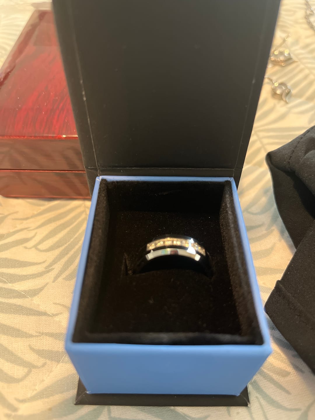 Customer photo review of 8mm - Silver Tungsten Wedding Band W/ 7 CZ Diamond Inlay High Polish