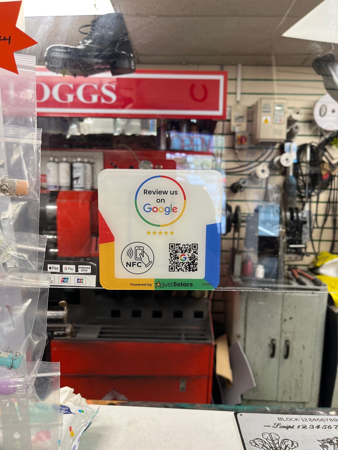 Customer photo review of Placa Reseñas Google NFC QR (Inglés)