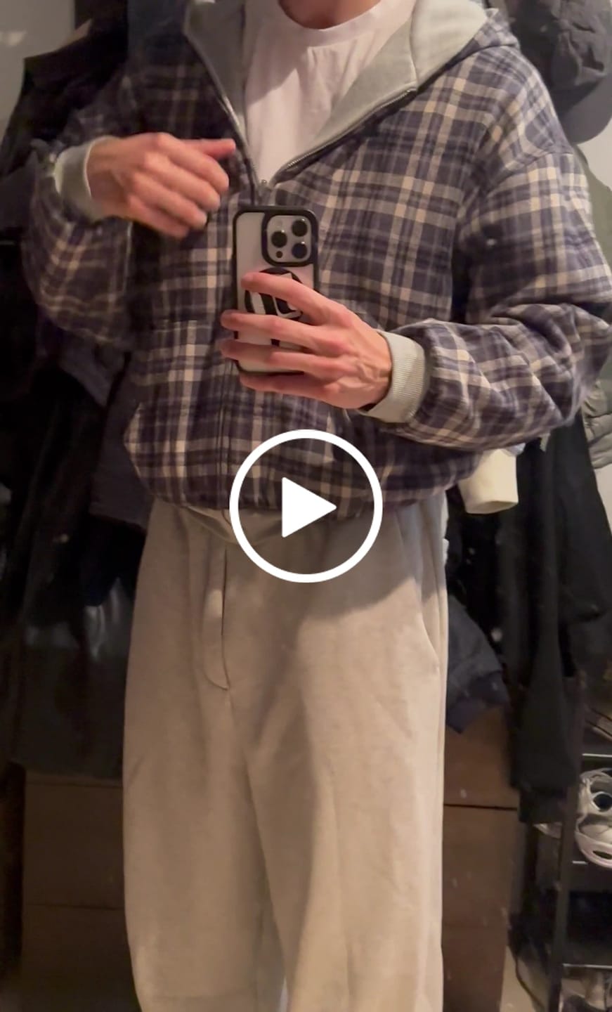 Customer video review of Reversible Flannel Zip-Hoodie Grey Blue