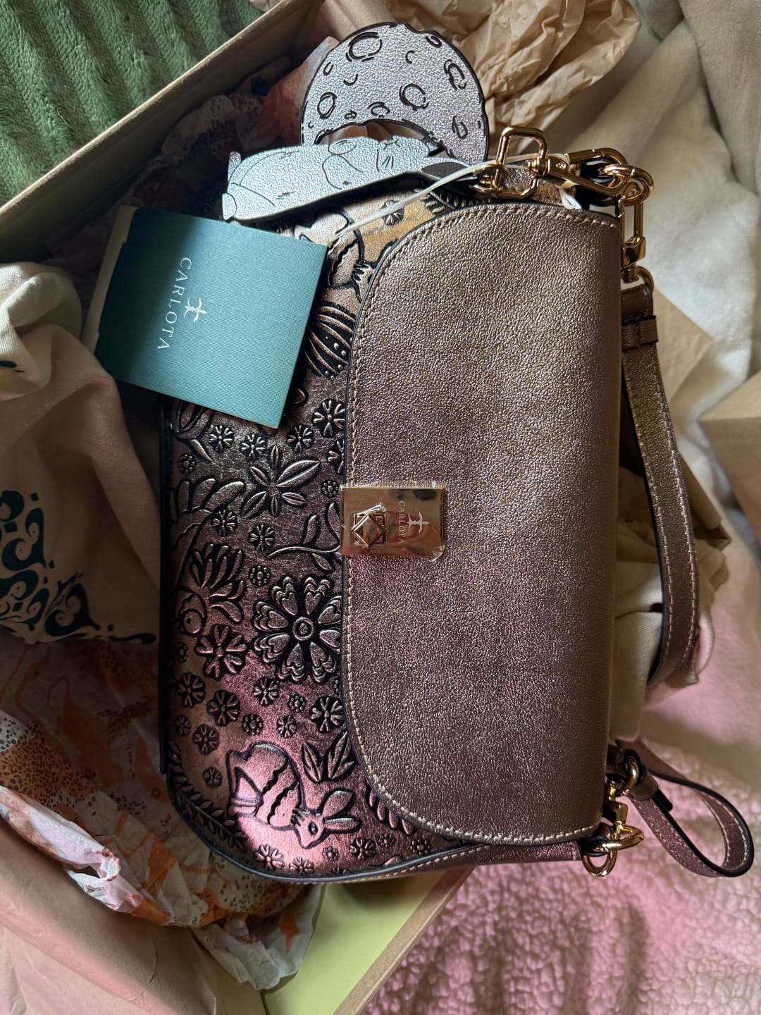 Customer photo review of Liebre Baguette Bag - Bronze