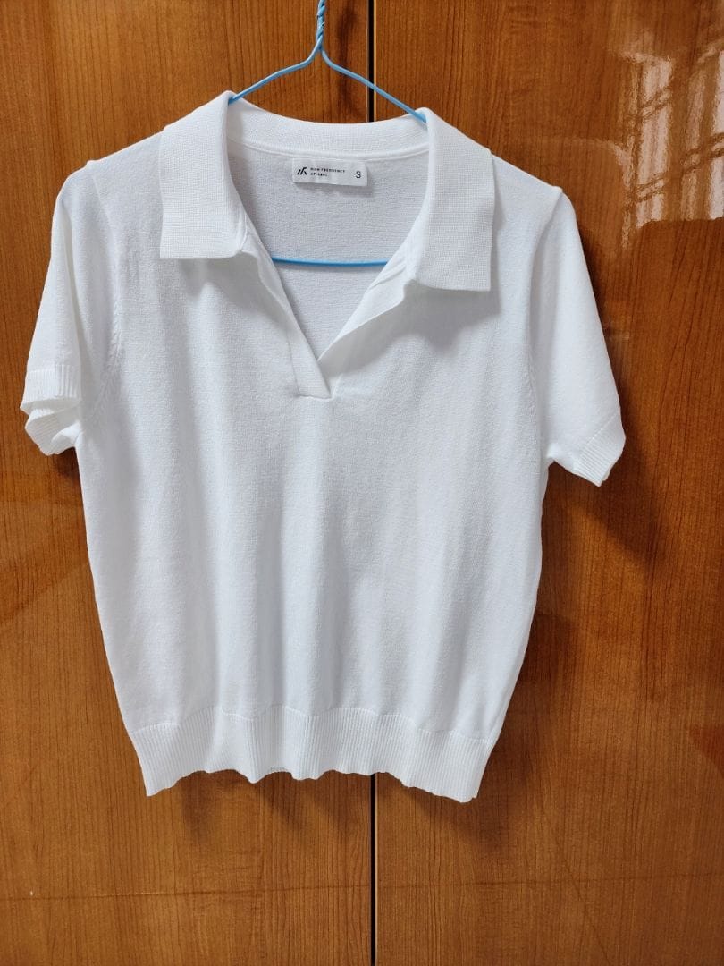 Customer photo review of Knitted Buttonless Polo