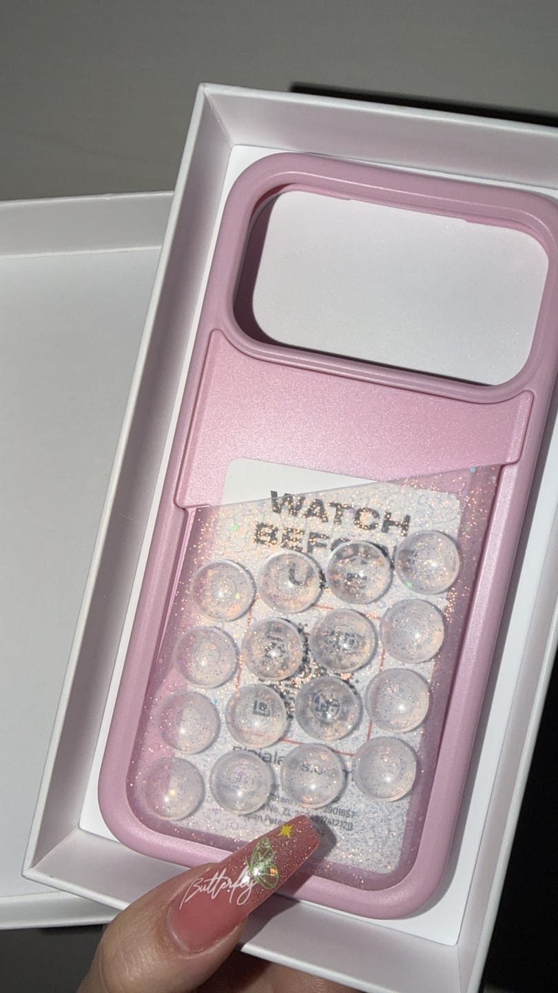 Customer photo review of Octo Pouch - iPhone 17