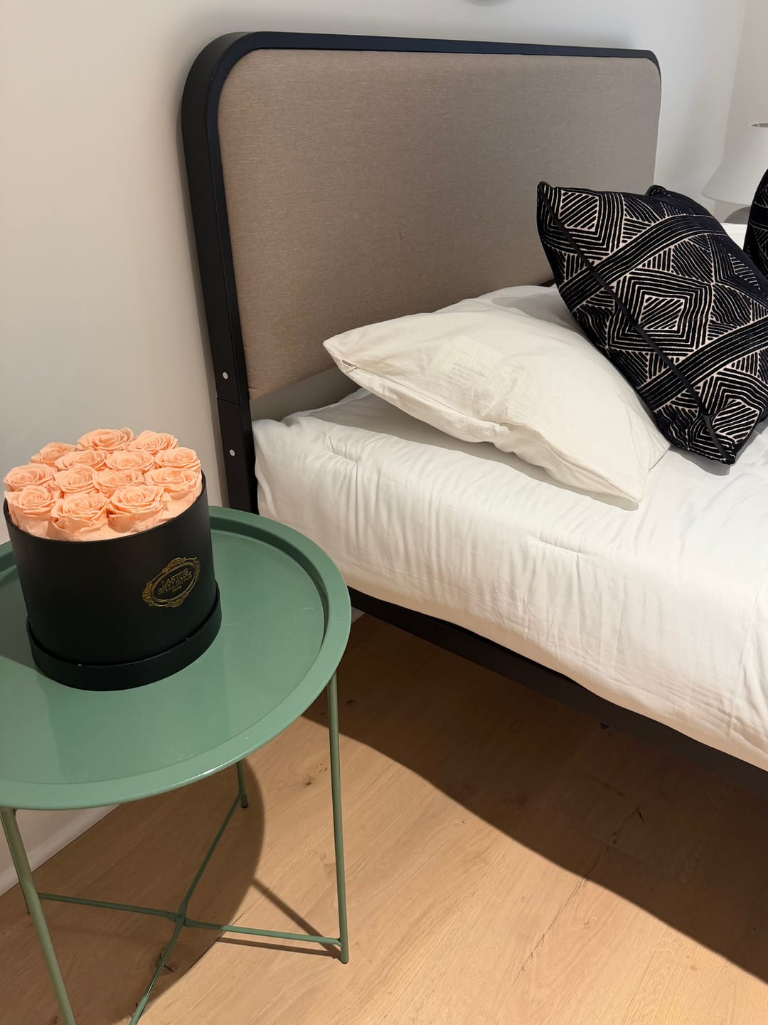 Customer photo review of Signature 13 Roses In Black Box