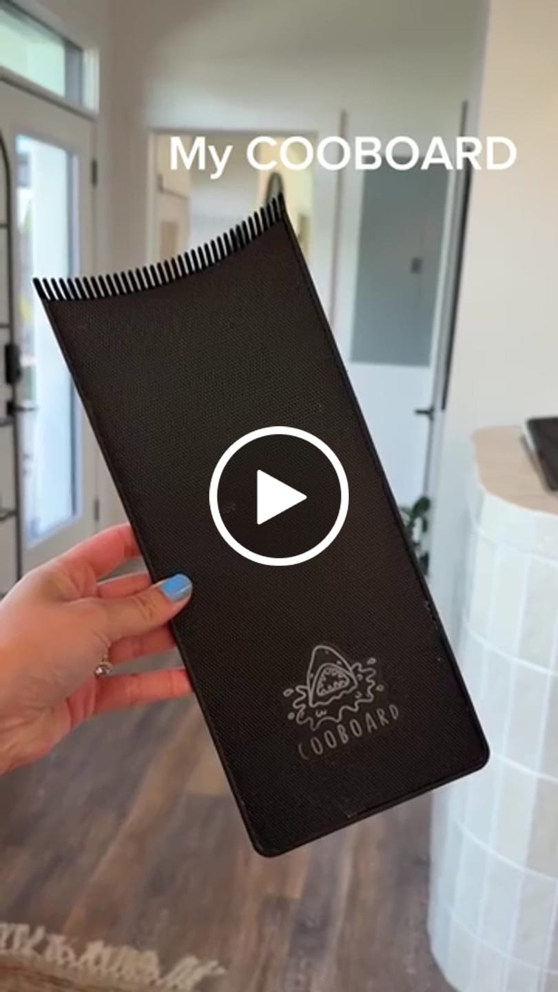 Customer video review of The Detangling Brush