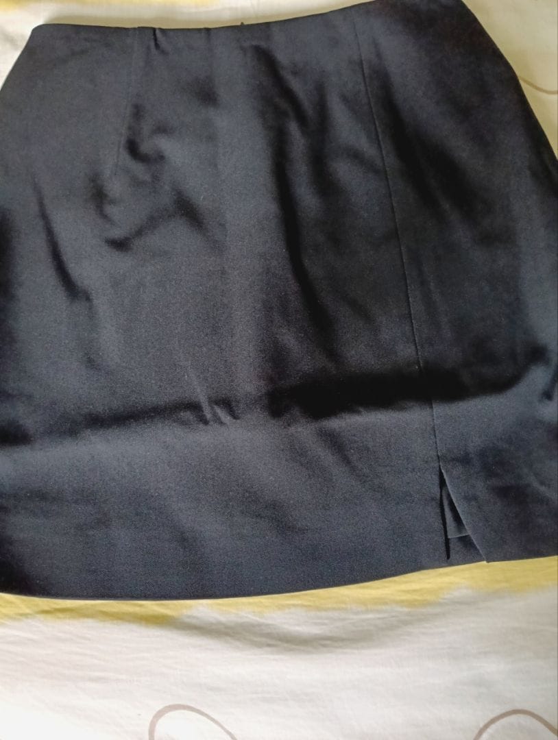 Customer photo review of Seamless Front Slit Skorts