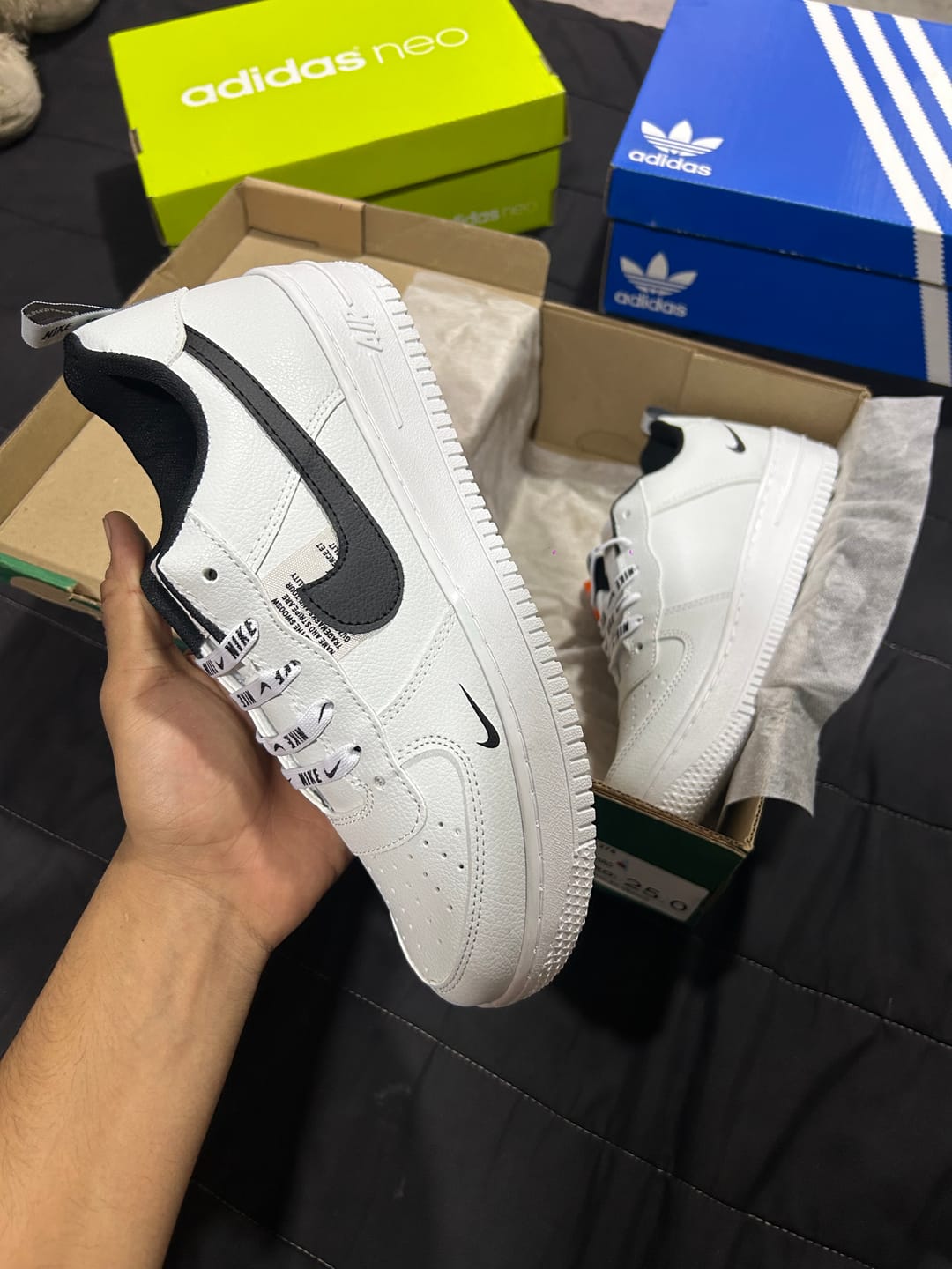 Customer photo review of Tenis 275 Blanco Negro