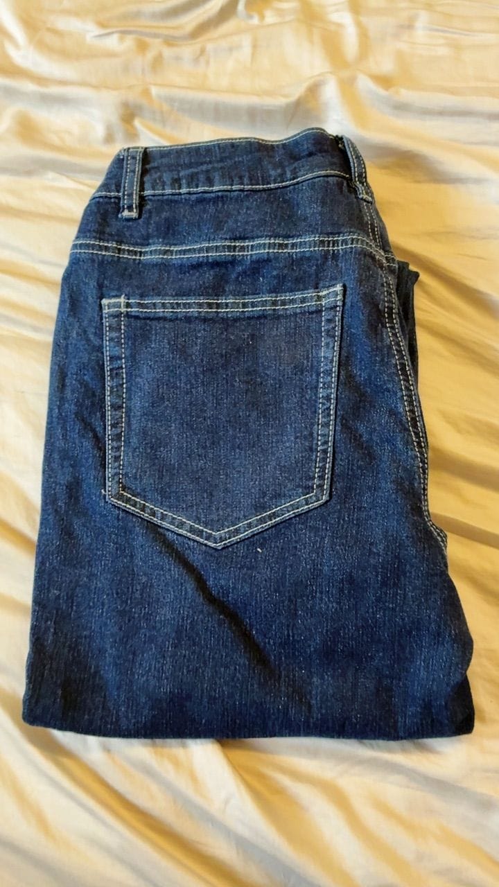 Customer photo review of Stretchable Lightweight Regular Fit Denim Jeans