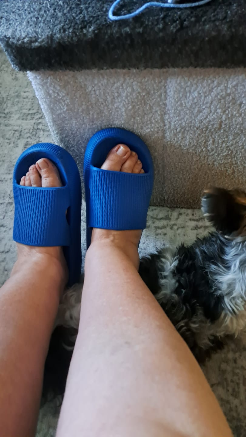 Customer photo review of HappyFlops Original Drop 002