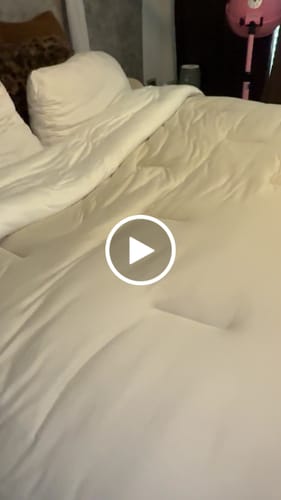 Customer video review of MarshMellow Comforter