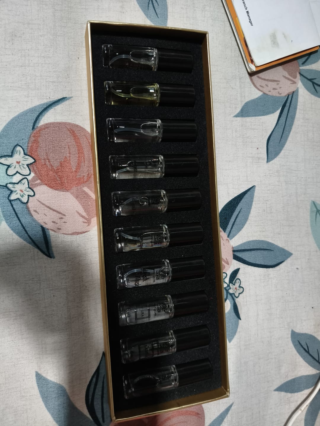 Customer photo review of Perfume Sample Discovery Set – 10 Mini Perfume Sprays (6ml Each)