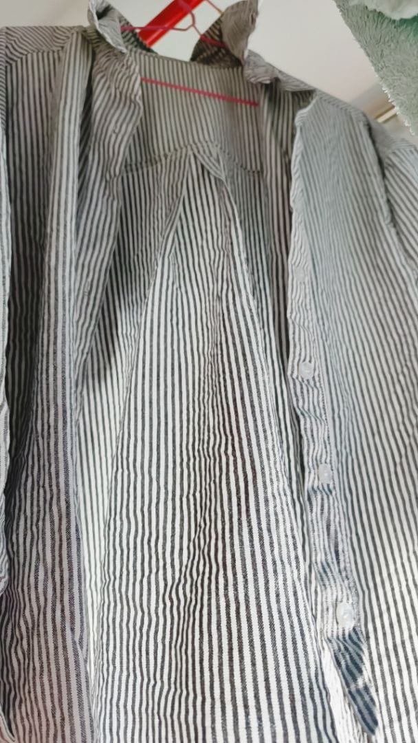 Customer photo review of Unisex Striped Ultra Curved Hem Long Sleeve Relaxed Shirt