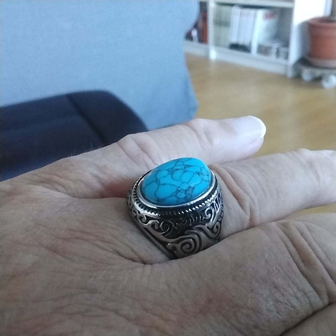 Customer photo review of BLUE EYES.