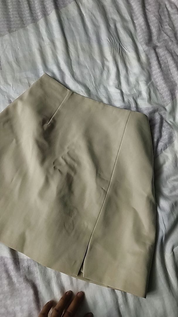 Customer photo review of Seamless Front Slit Skorts