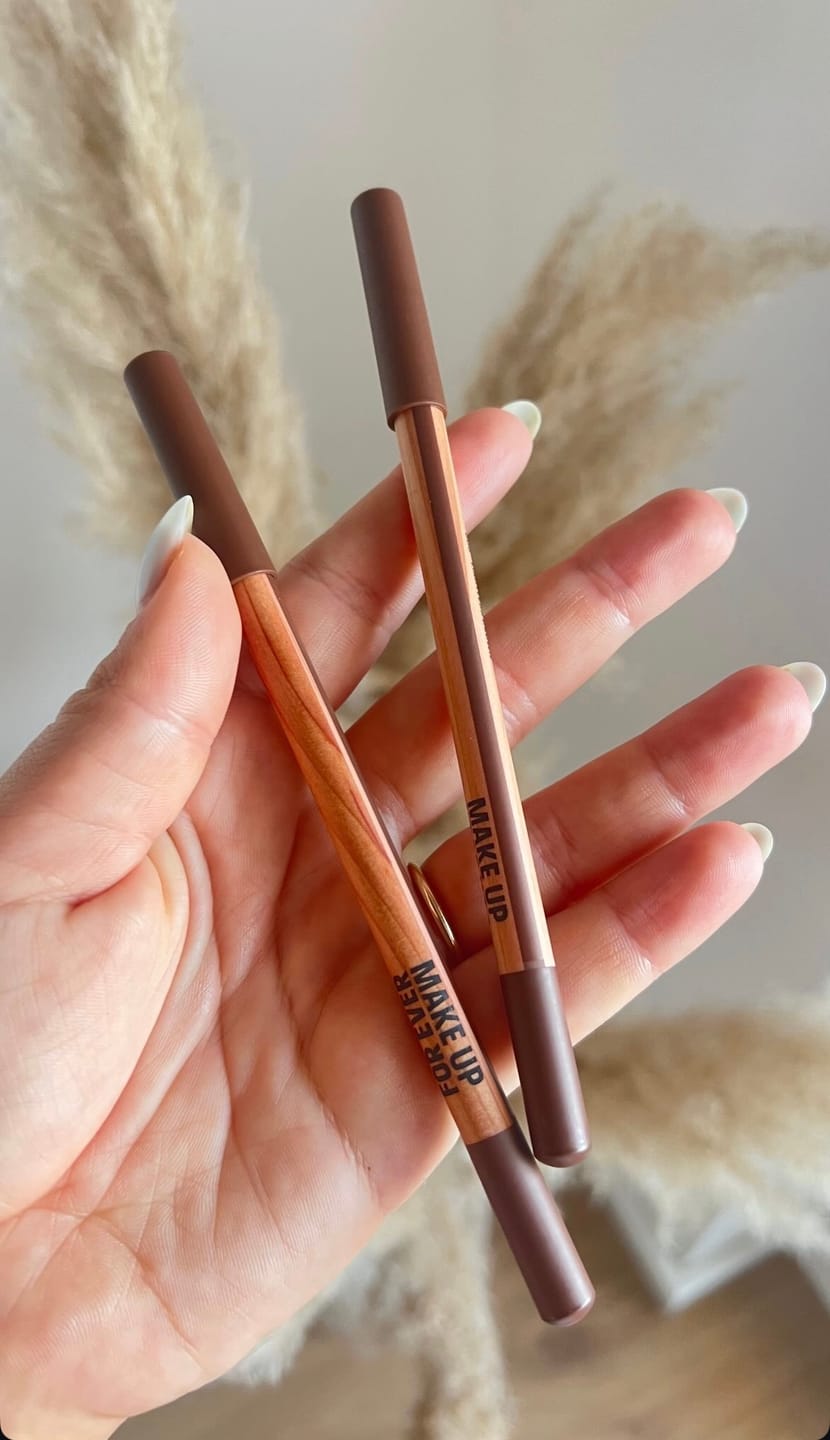 Customer photo review of MAKE UP FOR EVER Artist Color Pencil Brow, Eye & Lip Liner