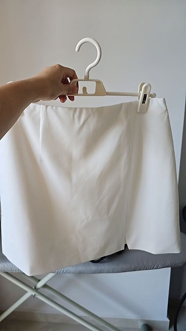 Customer photo review of Seamless Front Slit Skorts
