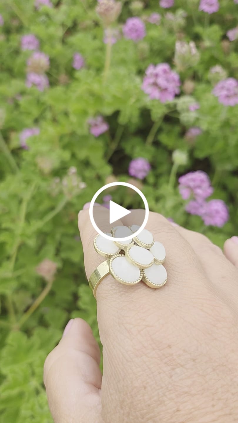 Customer video review of Pearl Bloom Vintage Ring