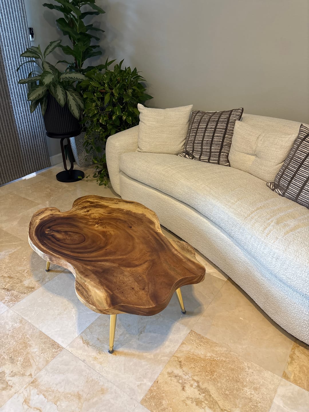 Customer photo review of Large Organic Live Edge Solid Wood Coffee Table with Metal Legs