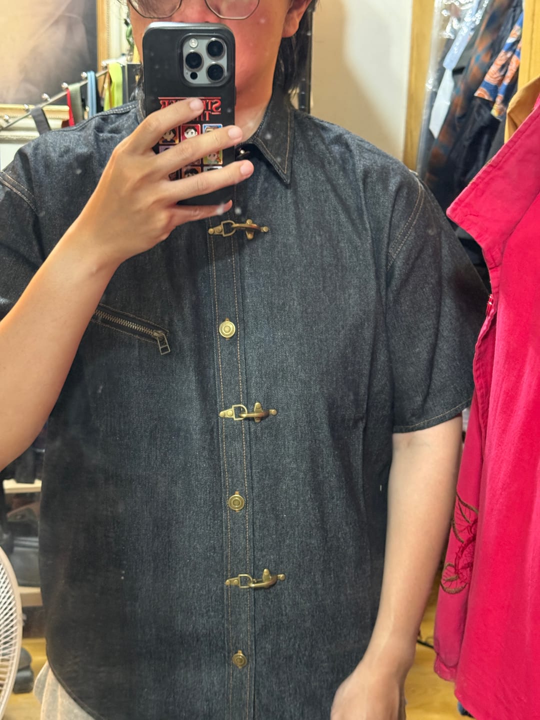 Customer photo review of 斜めジップポケット付き　メンタルフックボタン入りデニム半袖シャツ