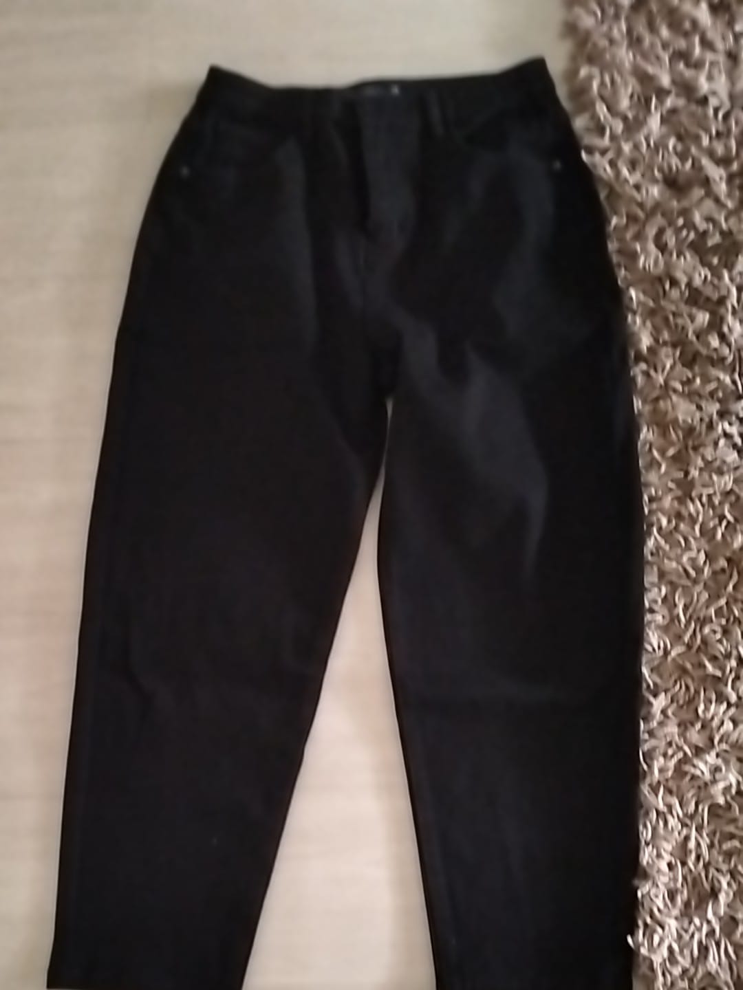 Customer photo review of BW High Waisted Ankle-Length Mom Denim Jeans
