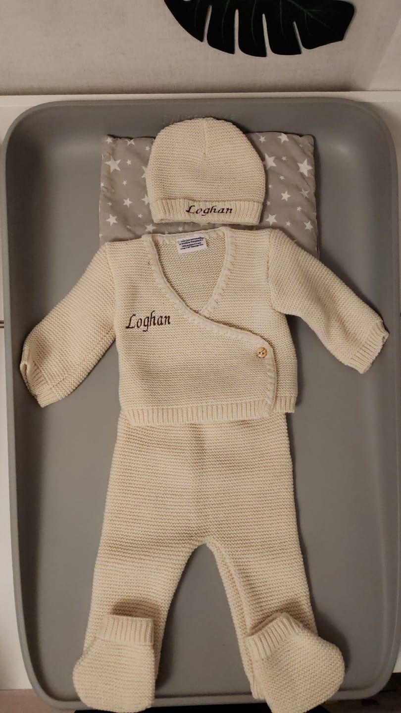 Customer photo review of Ensemble en maille brodé